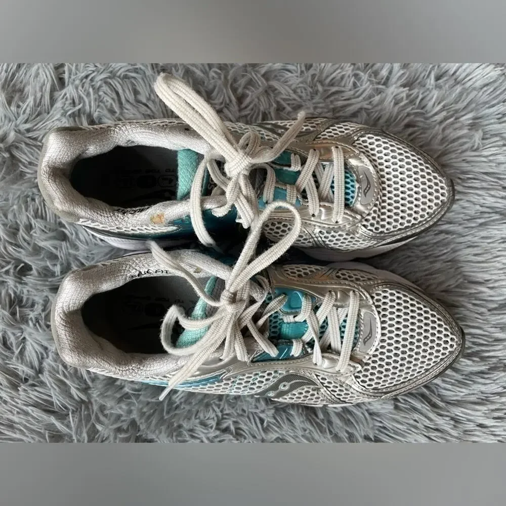 Women’s Saucony Hurricane 14 Silver/Teal Running Shoes Size 7.5 – Used
